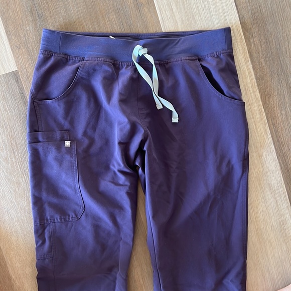 Figs Kade Tall Cargo Pants - Picture 2 of 4
